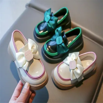 Meninas, estilo inglês, sapatos de couro de 2023 Novo Meninas' casual sola macia arco princesa sapatos infantis Mary Jane único sapatos