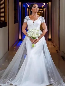Elegante Branco de Noiva Sereia Vestidos de Mangas Curtas em 3D Apliques de Renda com Decote em V Longo de Cetim de Noiva Vestidos de Trem Destacável 2024